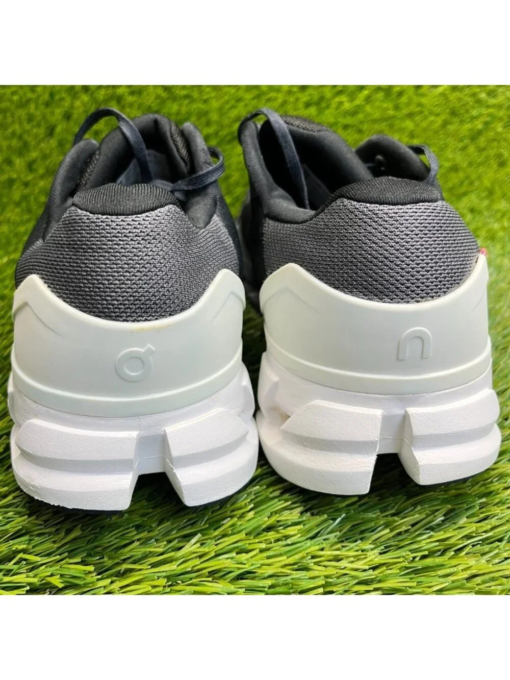 On Cloudflyer 4 Womens Size 10 Black White Athletic Running Shoes Sneakers